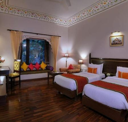 อนุราคะ พาเลซ Hotel ซาวาย มาโดปูร์ ภายนอก รูปภาพ