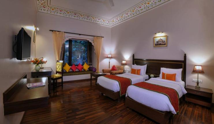 อนุราคะ พาเลซ Hotel ซาวาย มาโดปูร์ ภายนอก รูปภาพ