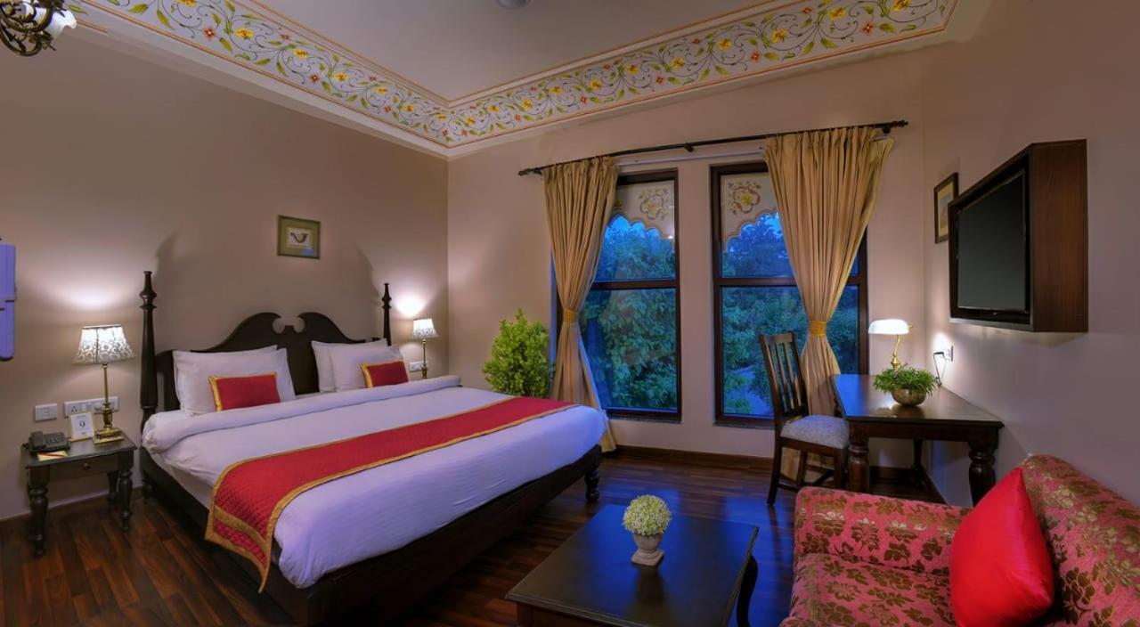 อนุราคะ พาเลซ Hotel ซาวาย มาโดปูร์ ภายนอก รูปภาพ